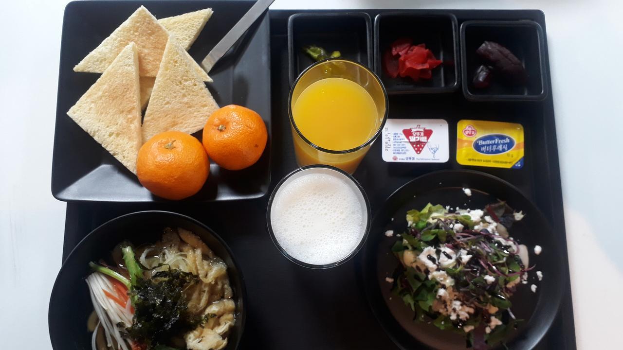 The Hotel Young Inn Seoul Eksteriør billede